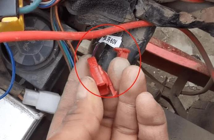 小型电动车总电源开关在哪里缩略图