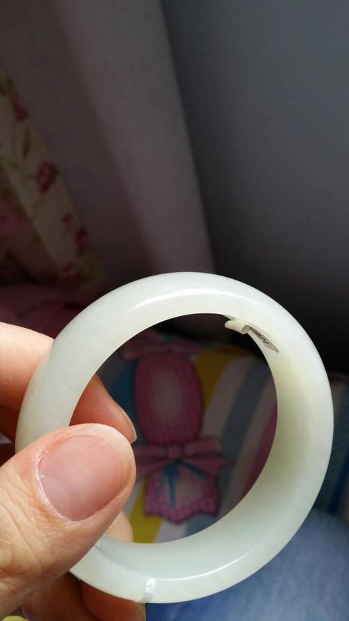 和田玉有黑点正常吗缩略图