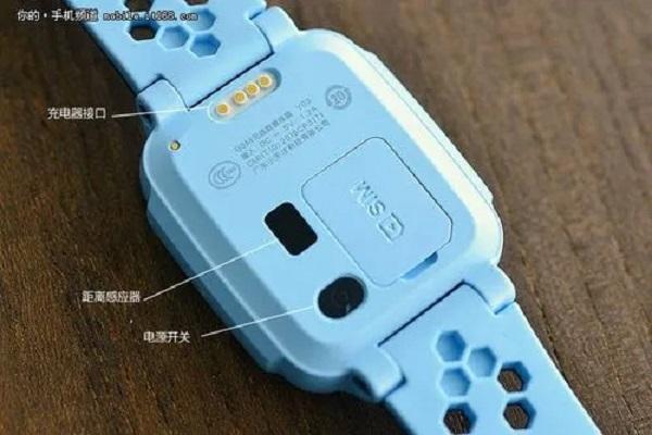小天才手表侧面小孔是干嘛的缩略图