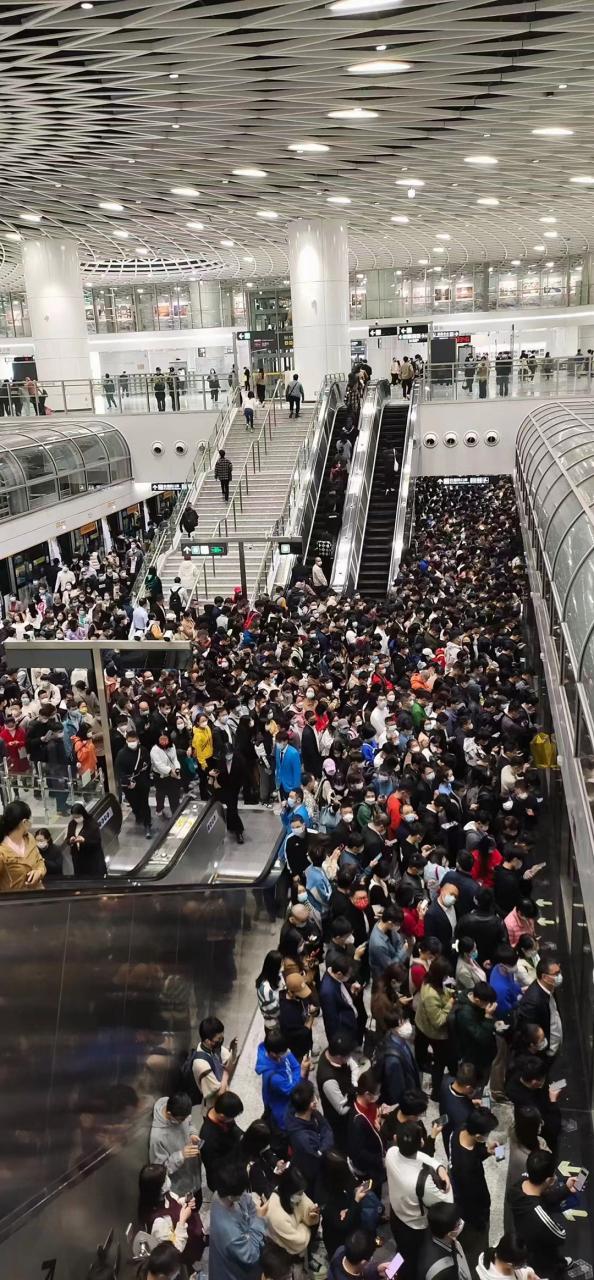 中国最拥挤的地铁站缩略图