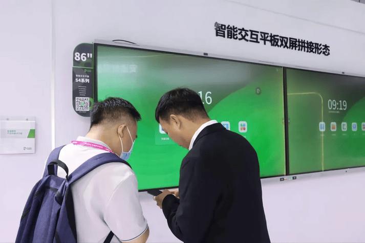 三星折叠手机怎么分开使用两个屏幕
