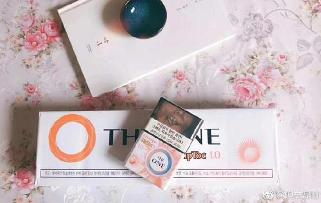 ONE一个手托奶小烟的来源和历史背景图标