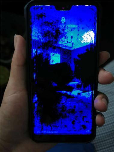 手机屏幕漏液一点点会扩散吗缩略图