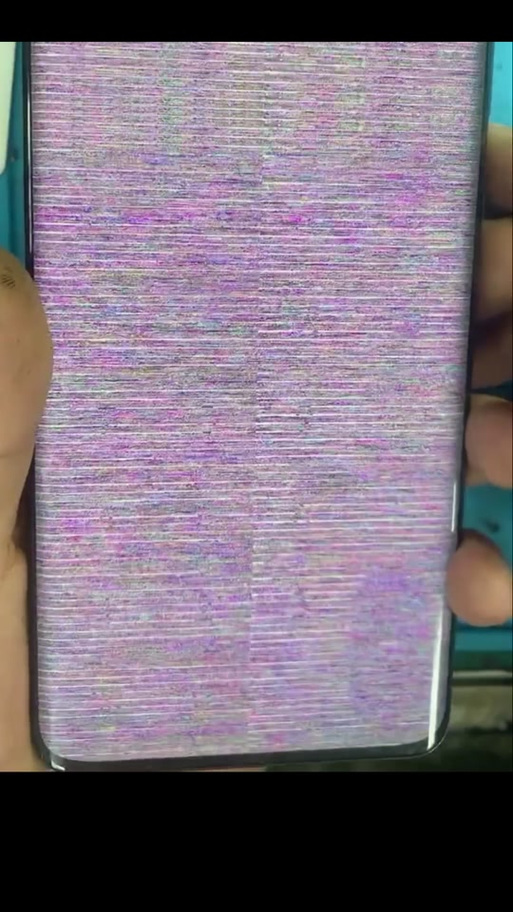 手机屏幕突然出现横条纹缩略图