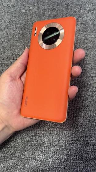 素皮和玻璃哪个后盖好缩略图
