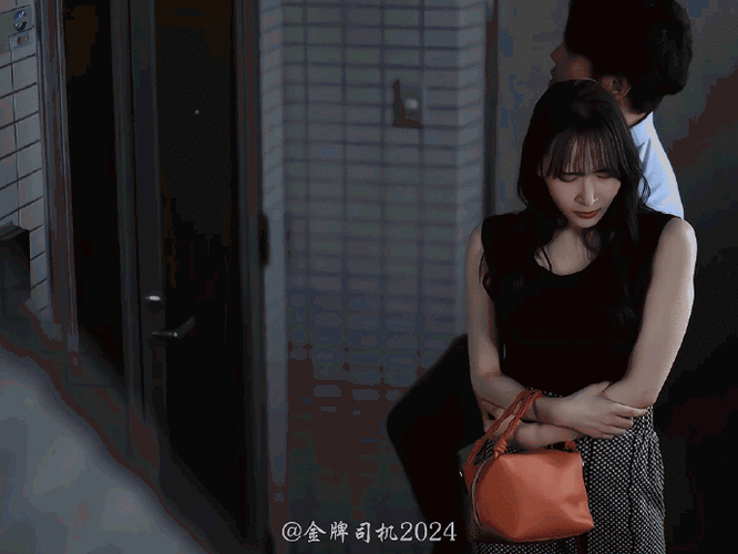 juq528小花暖的背景故事和历史背景缩略图