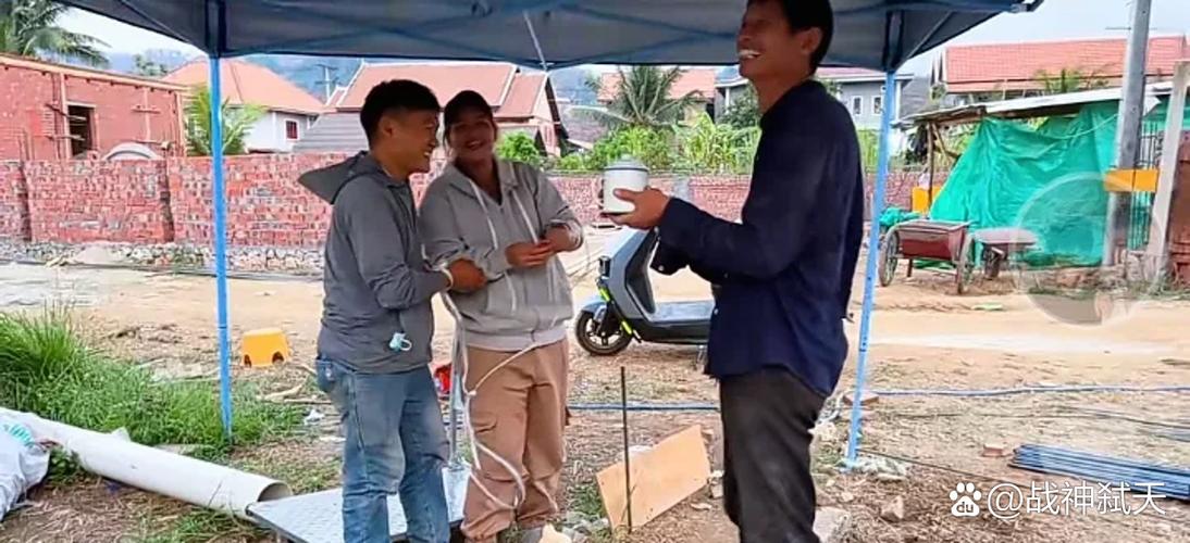 老挝小胖墩记录生活最新视频缩略图