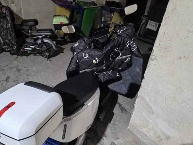 雅迪充电器绿灯一闪一闪游戏截图