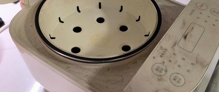 小米电饭煲发出很响的滋滋声