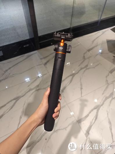 三脚架自拍杆的使用方法图解缩略图