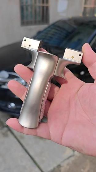 网上钛合金弹弓是真的吗游戏截图