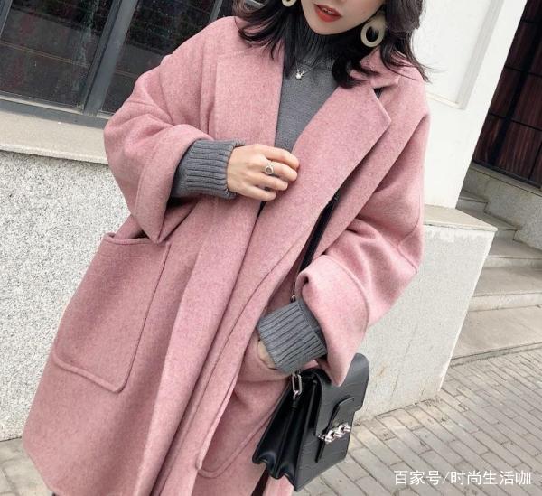 脏粉色大衣里面搭什么颜色打底缩略图