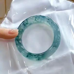 玉镯最忌三种属相缩略图