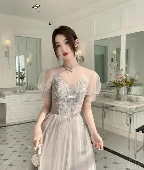 伴娘穿衣最忌三种颜色缩略图