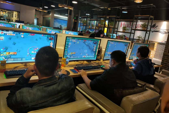 网吧里出现的猫妖游戏网页缩略图