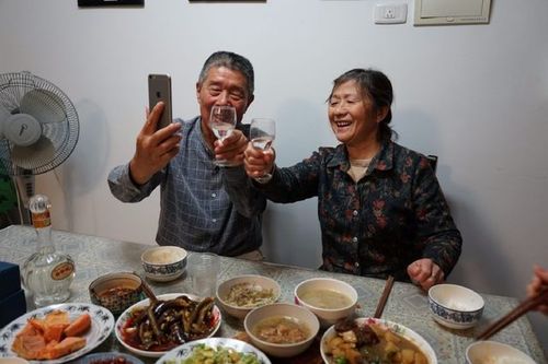 第一次见女方家长怎么称呼游戏截图