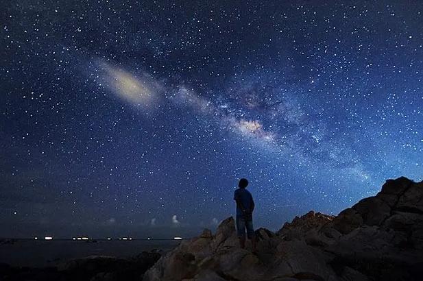 QQ名片黑色星星背景图