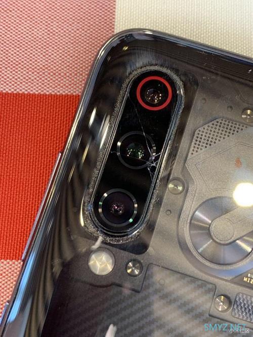 小米9镜头玻璃碎了换一个多少钱缩略图
