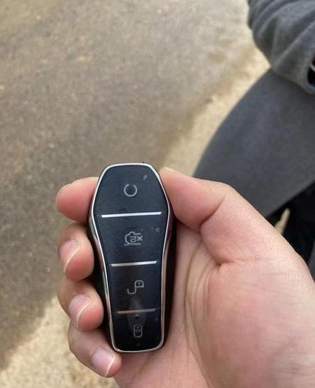 比亚迪宋Pro钥匙离开自动锁车设置缩略图
