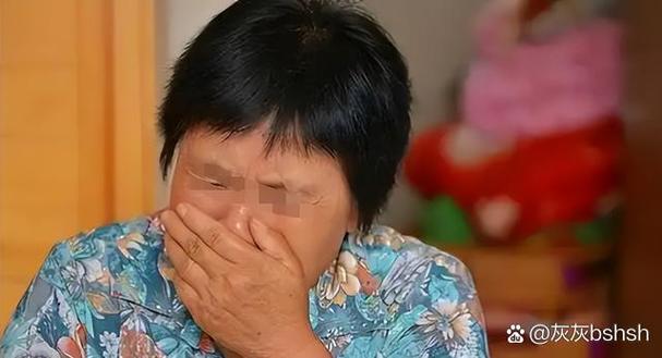 无意中撞见妈妈和舅舅的背景故事最缩略图