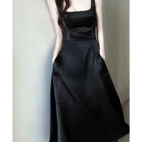 当伴娘能穿黑色衣服吗