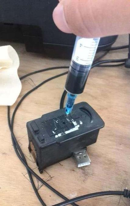 黑色墨盒加墨加哪个孔游戏截图