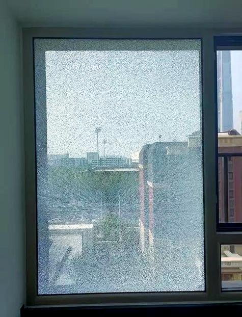家里的玻璃突然爆裂有什么预兆游戏截图