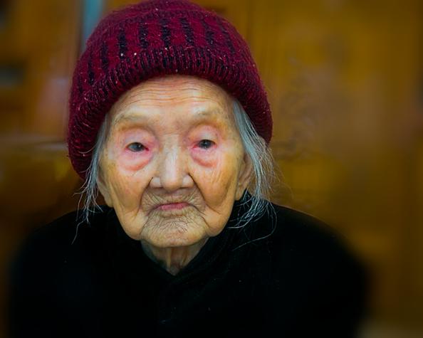 家里异响预兆老人要走吗游戏截图