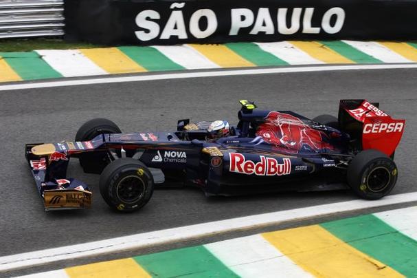 f1为什么允许红牛两个队伍游戏截图