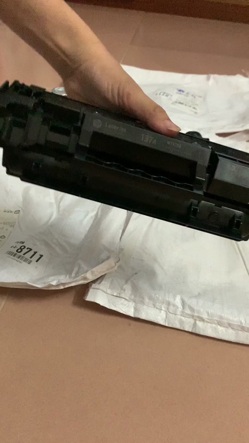 惠普137a硒鼓如何加碳粉缩略图