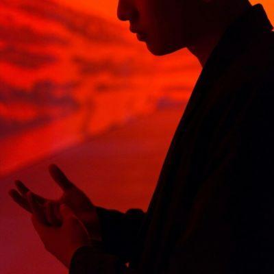 红衣服男头像图片大全缩略图