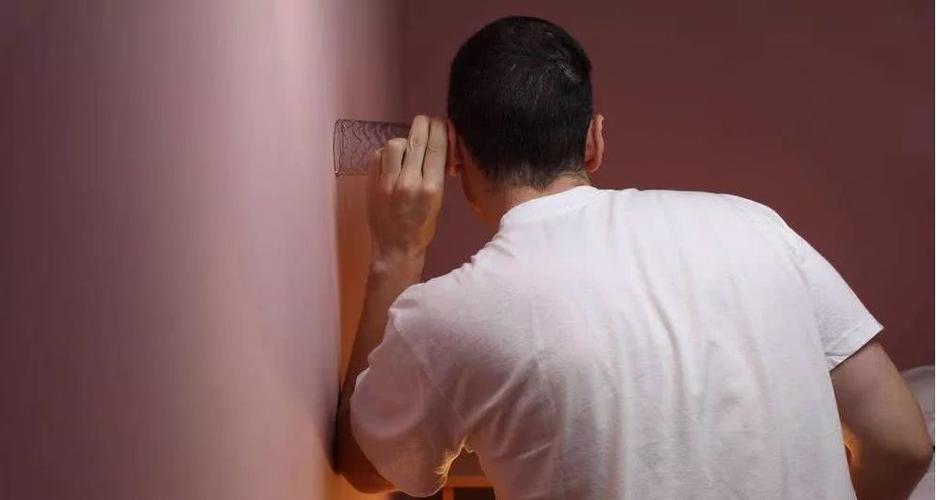 墙里的插座有滋滋响声缩略图