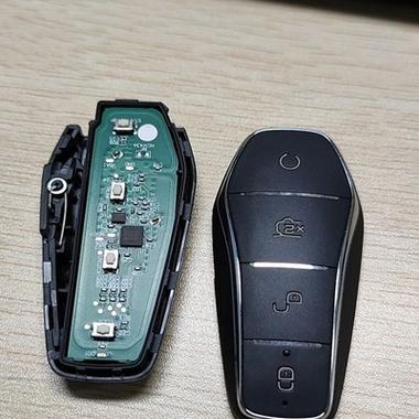 比亚迪汽车钥匙怎么换电池缩略图