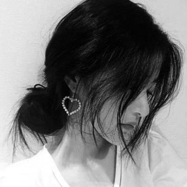黑白女生头像高冷气质图标
