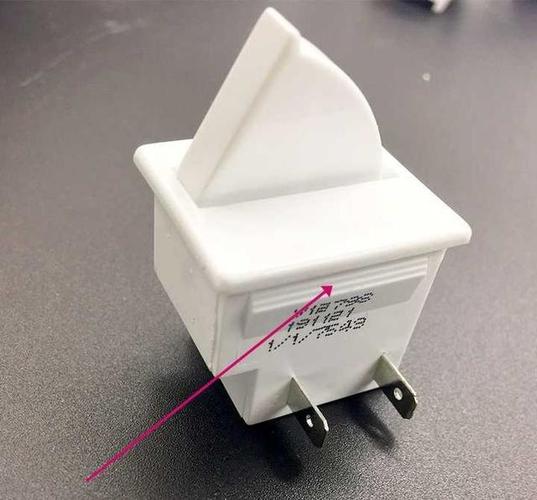 冰箱灯开关怎么拆卸视频教程缩略图