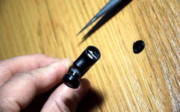 无线耳机泡水里了还能用吗缩略图