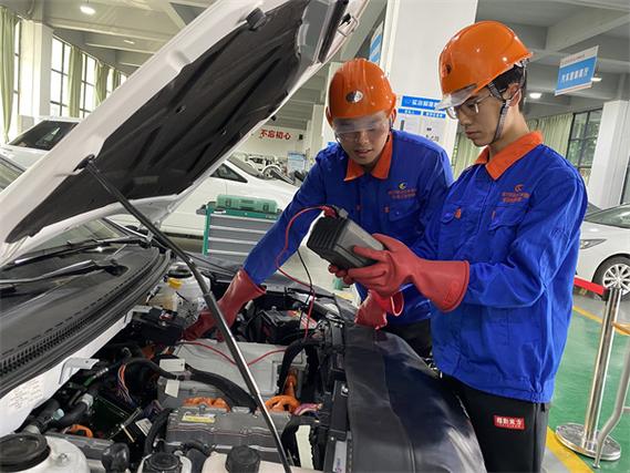 哪里有新能源汽车维修学校游戏截图
